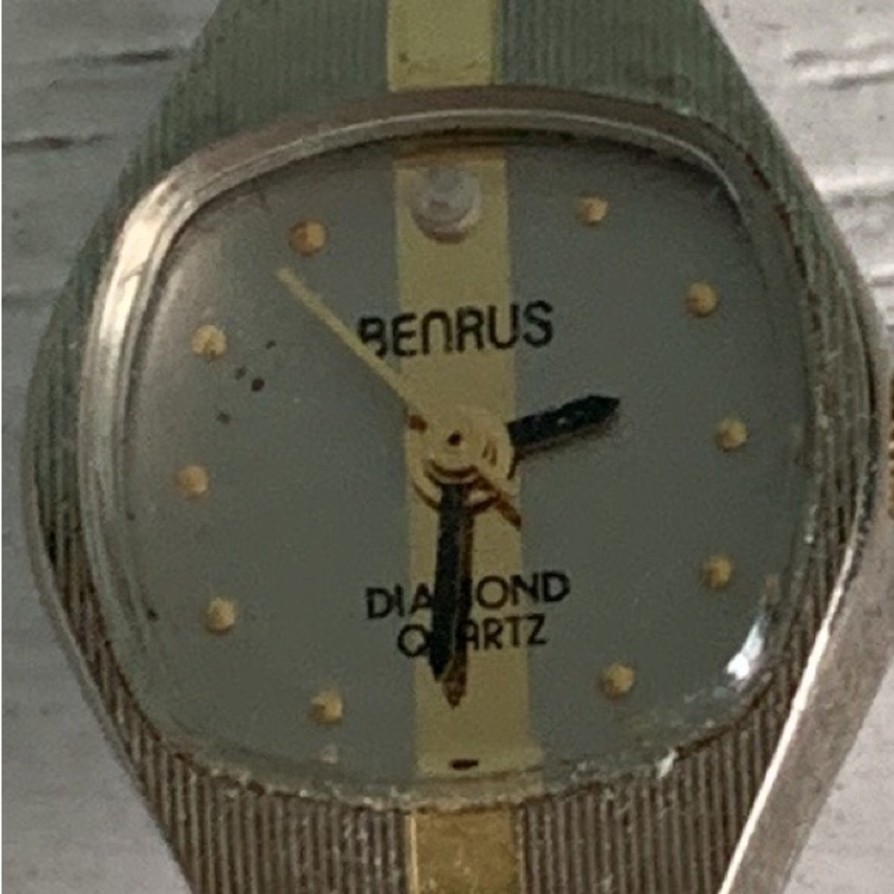 Vintage Benrus Watch with Diamond Accent - Picture 4 of 11